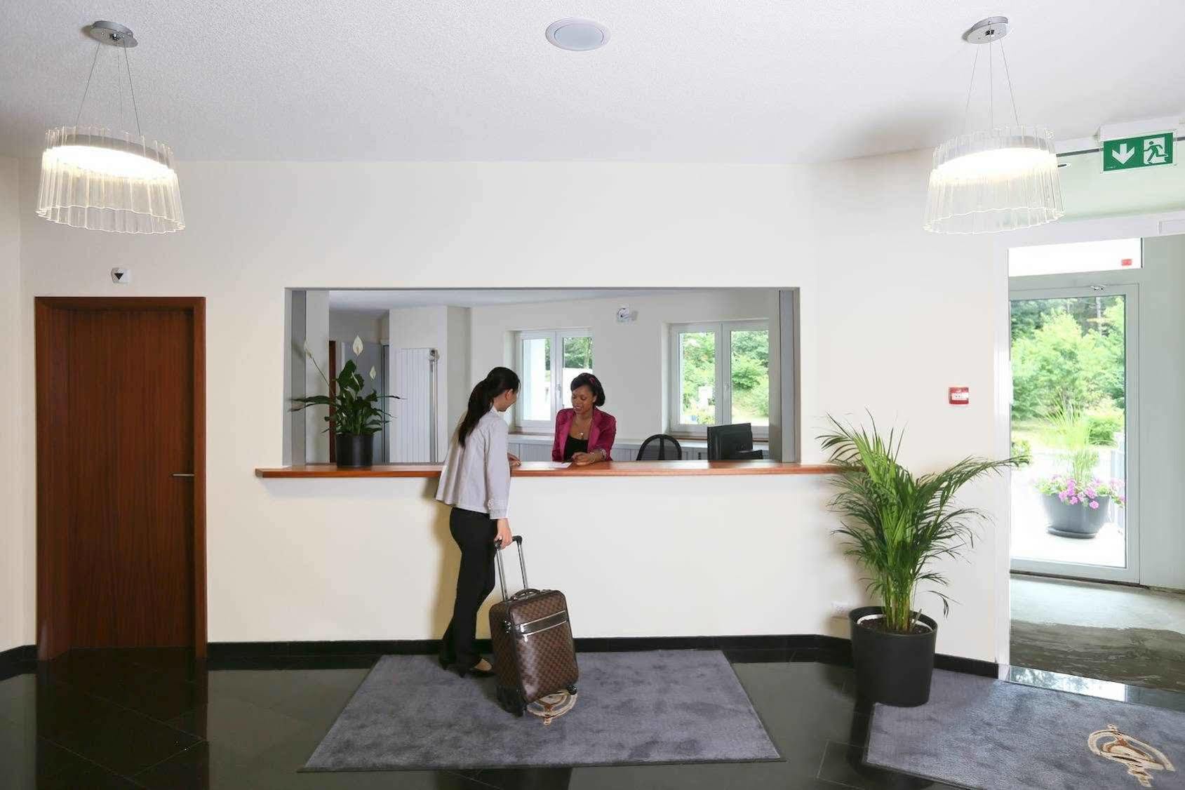 Hotel Des Inventions Ecublens  Exteriör bild